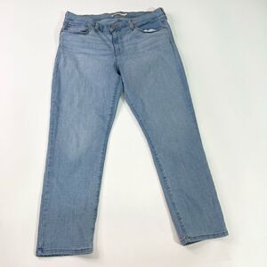 Levi's Boyfriend Jeans Womens 32 Blue Light Wash Mid Rise Straight Ankle Denim